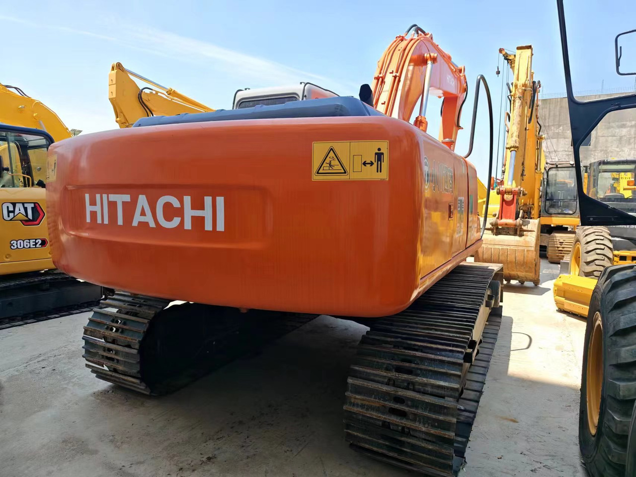 HITACHI EX200-5 - Pásové rýpadlo: obrázek 2 HITACHI EX200-5 - Pásové rýpadlo: obrázek 2