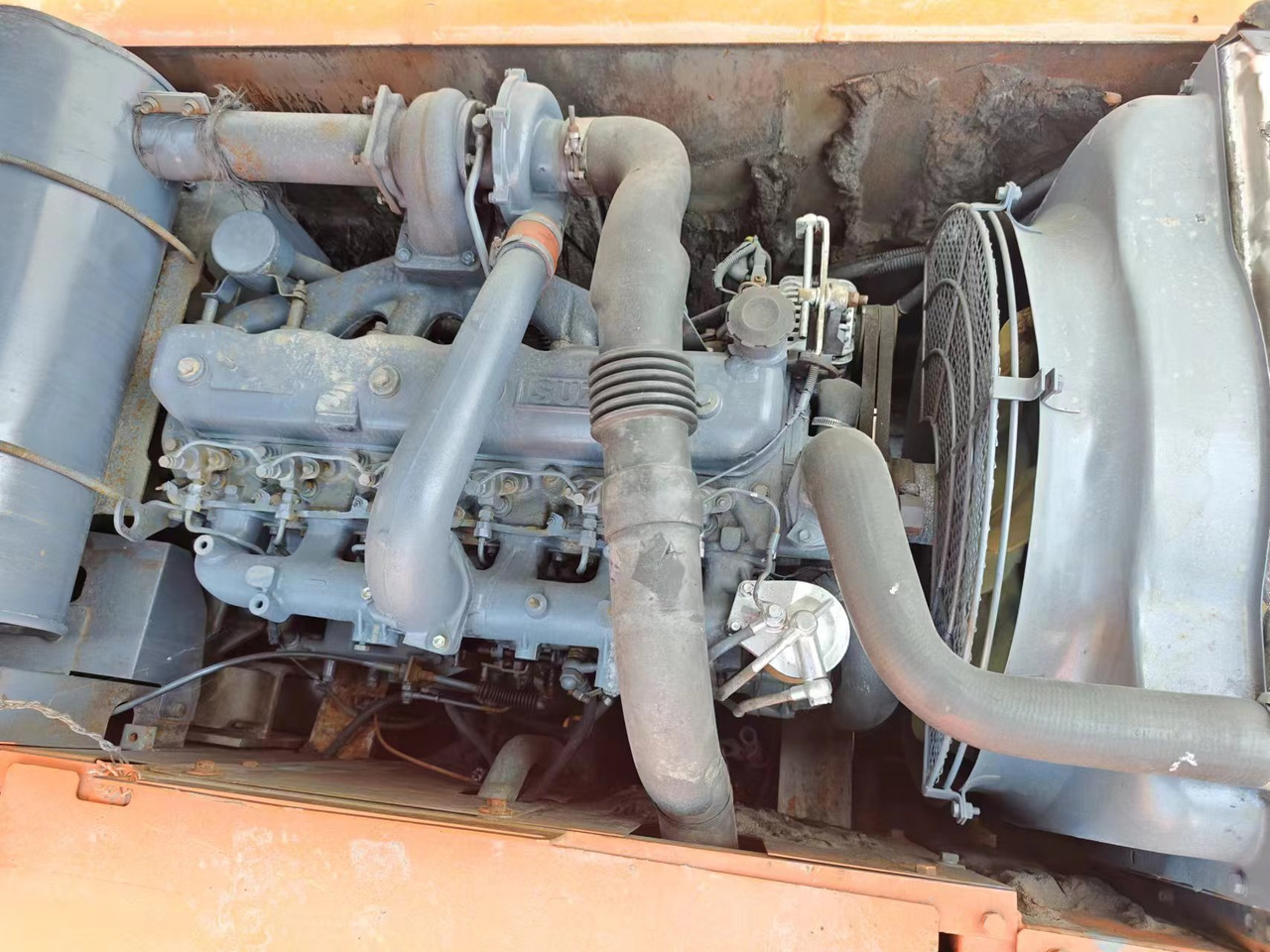 HITACHI EX200-5 - Pásové rýpadlo: obrázek 4 HITACHI EX200-5 - Pásové rýpadlo: obrázek 4