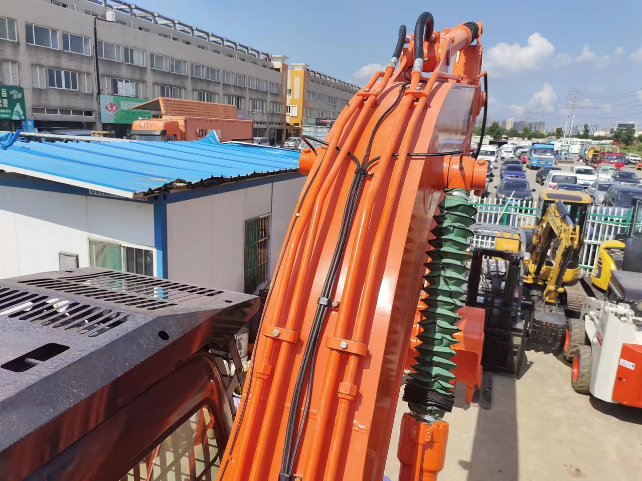 HITACHI ZX200 - Pásové rýpadlo: obrázek 4 HITACHI ZX200 - Pásové rýpadlo: obrázek 4