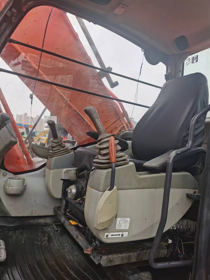 HITACHI ZX360H-5G - Pásové rýpadlo: obrázek 4 HITACHI ZX360H-5G - Pásové rýpadlo: obrázek 4