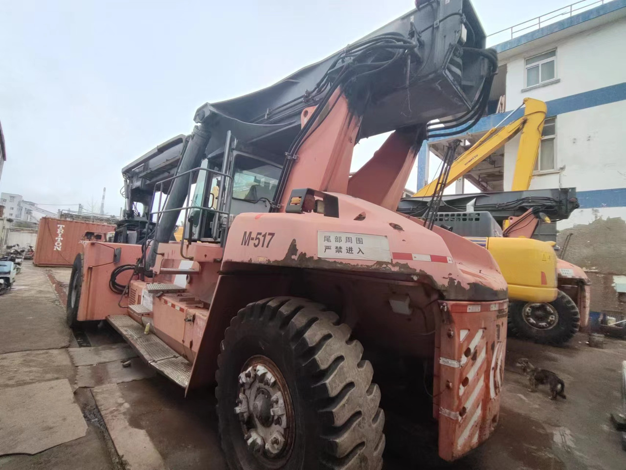 KARMAL DRF450 - Reach stacker: obrázek 1 KARMAL DRF450 - Reach stacker: obrázek 1