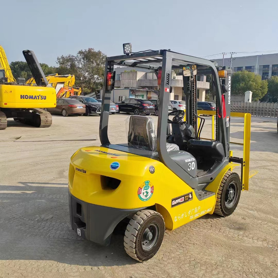 KOMATSU FD30 - Dieselový vysokozdvižný vozík: obrázek 3 KOMATSU FD30 - Dieselový vysokozdvižný vozík: obrázek 3