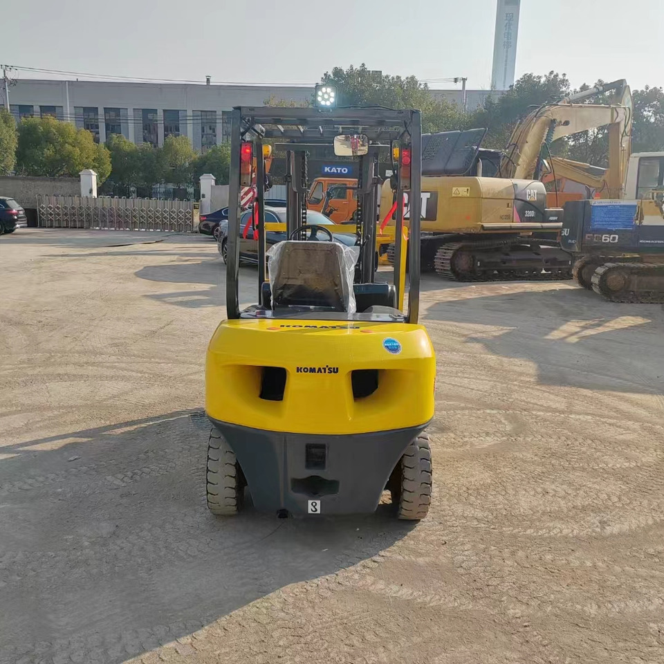KOMATSU FD30 - Dieselový vysokozdvižný vozík: obrázek 3 KOMATSU FD30 - Dieselový vysokozdvižný vozík: obrázek 3
