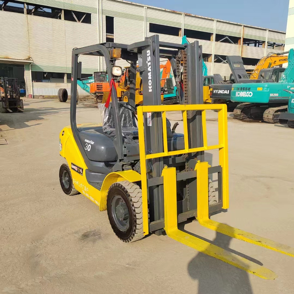 KOMATSU FD30 - Dieselový vysokozdvižný vozík: obrázek 2 KOMATSU FD30 - Dieselový vysokozdvižný vozík: obrázek 2
