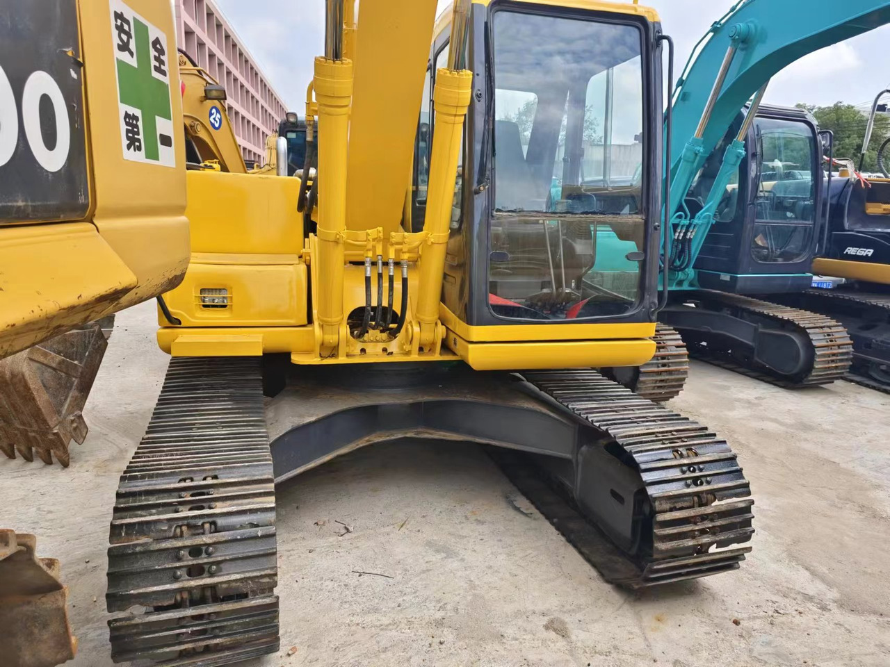 KOMATSU PC120-6 - Pásové rýpadlo: obrázek 3 KOMATSU PC120-6 - Pásové rýpadlo: obrázek 3