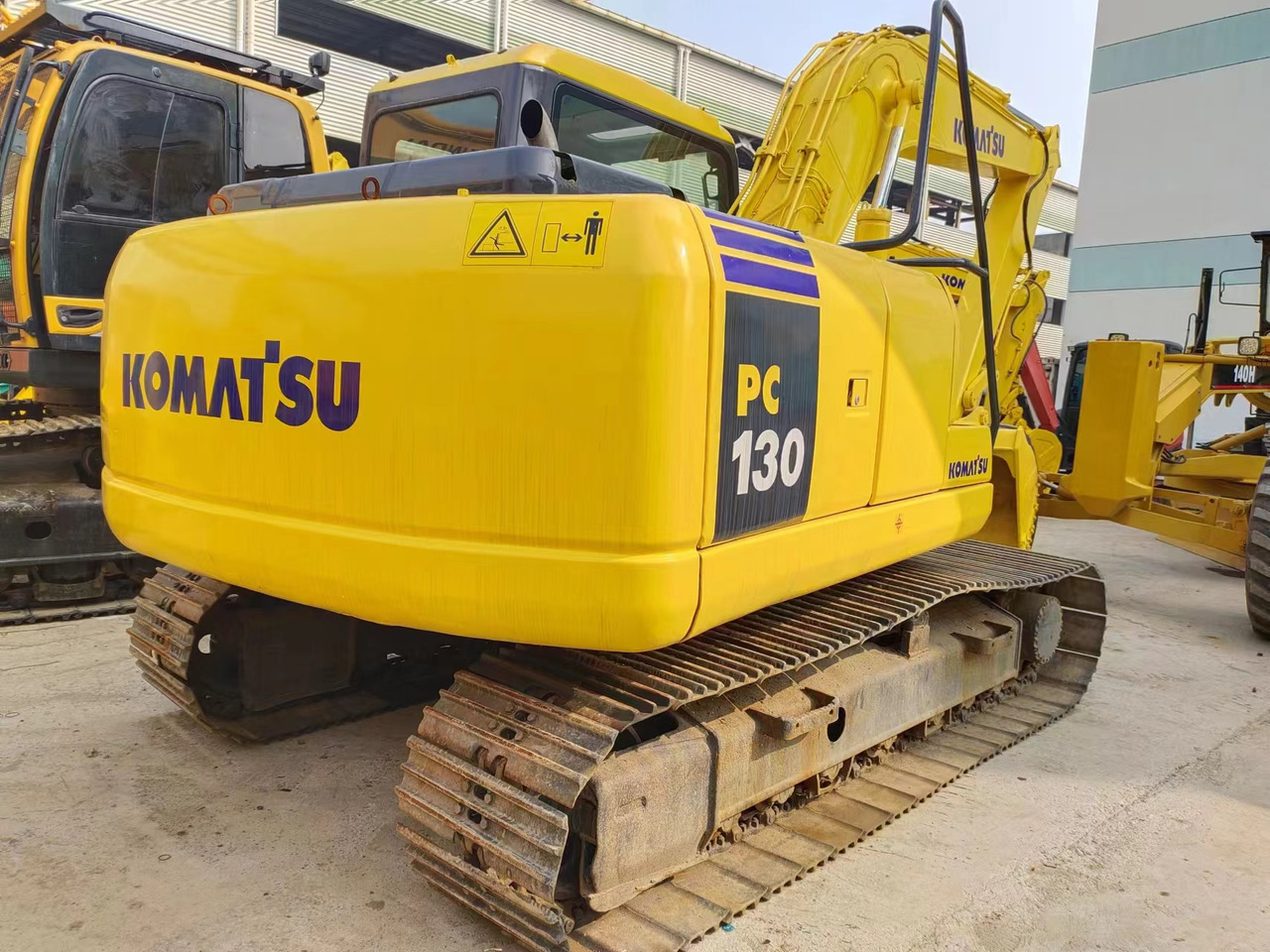 KOMATSU PC130-7 - Pásové rýpadlo: obrázek 2 KOMATSU PC130-7 - Pásové rýpadlo: obrázek 2