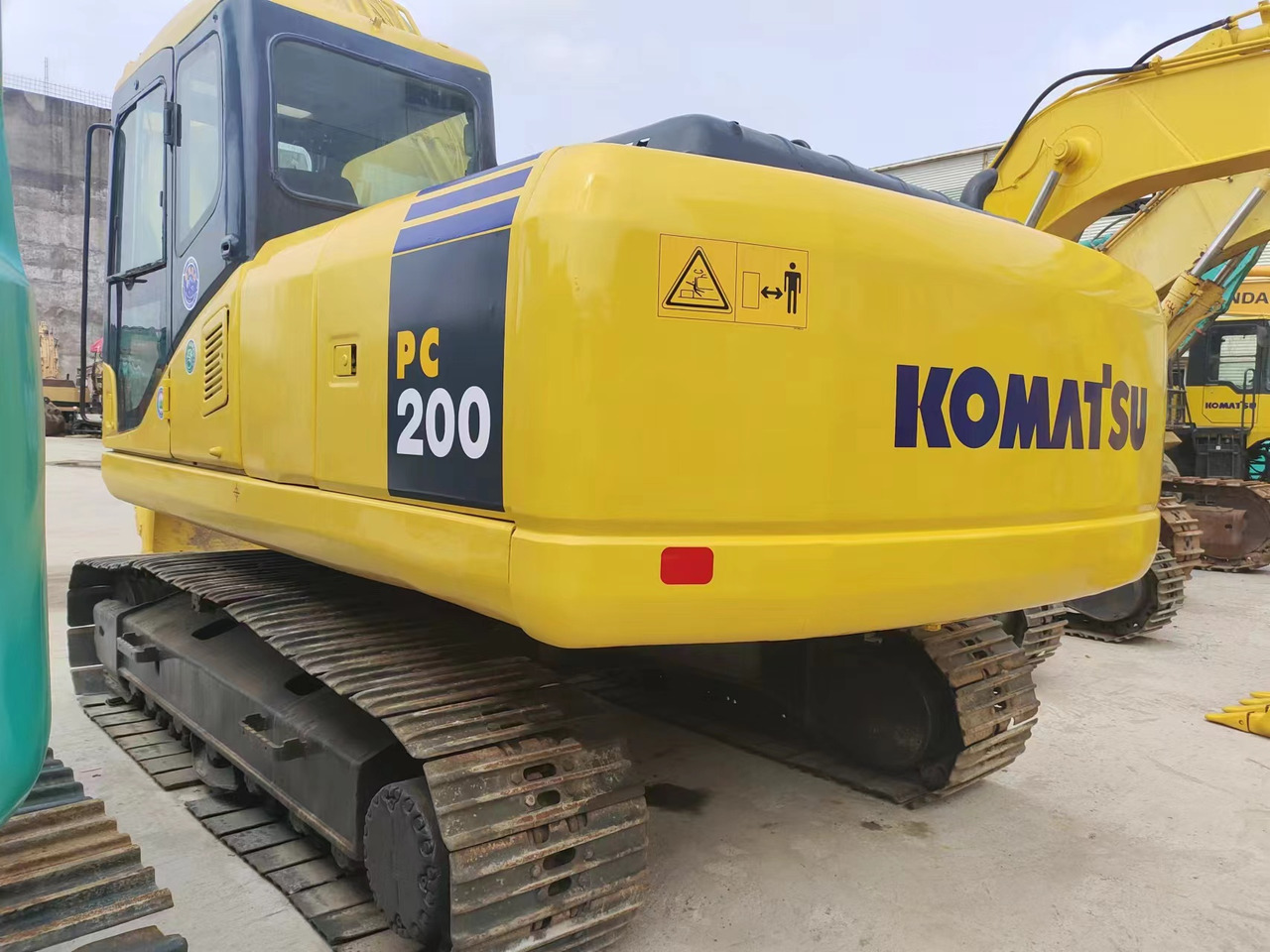 KOMATSU PC200-7 - Pásové rýpadlo: obrázek 4 KOMATSU PC200-7 - Pásové rýpadlo: obrázek 4