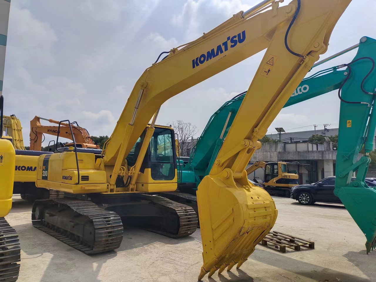 KOMATSU PC200-7 - Pásové rýpadlo: obrázek 1 KOMATSU PC200-7 - Pásové rýpadlo: obrázek 1