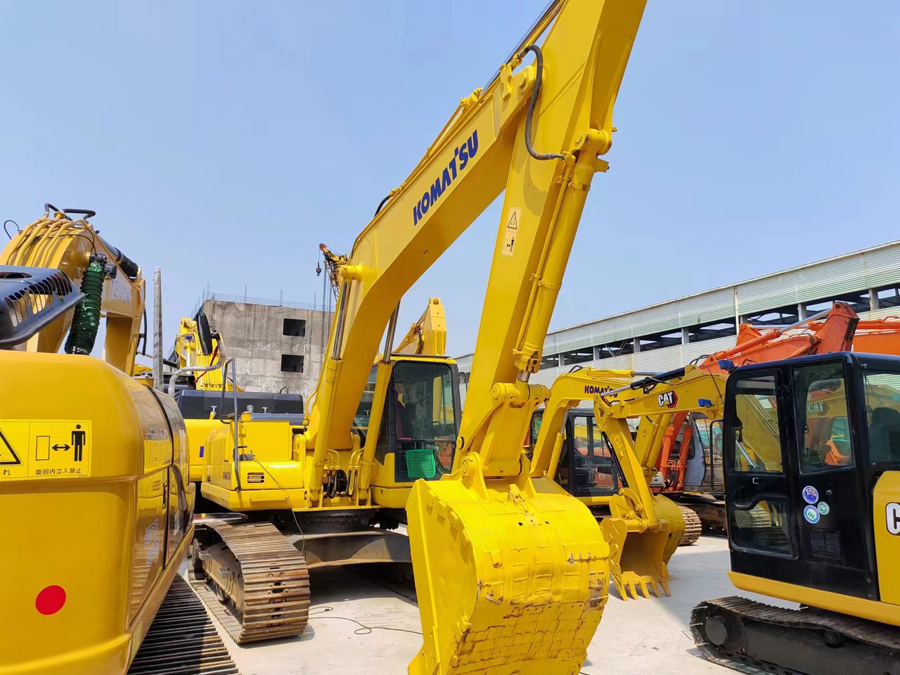 KOMATSU PC200-7 PC200 - Pásové rýpadlo: obrázek 4 KOMATSU PC200-7 PC200 - Pásové rýpadlo: obrázek 4