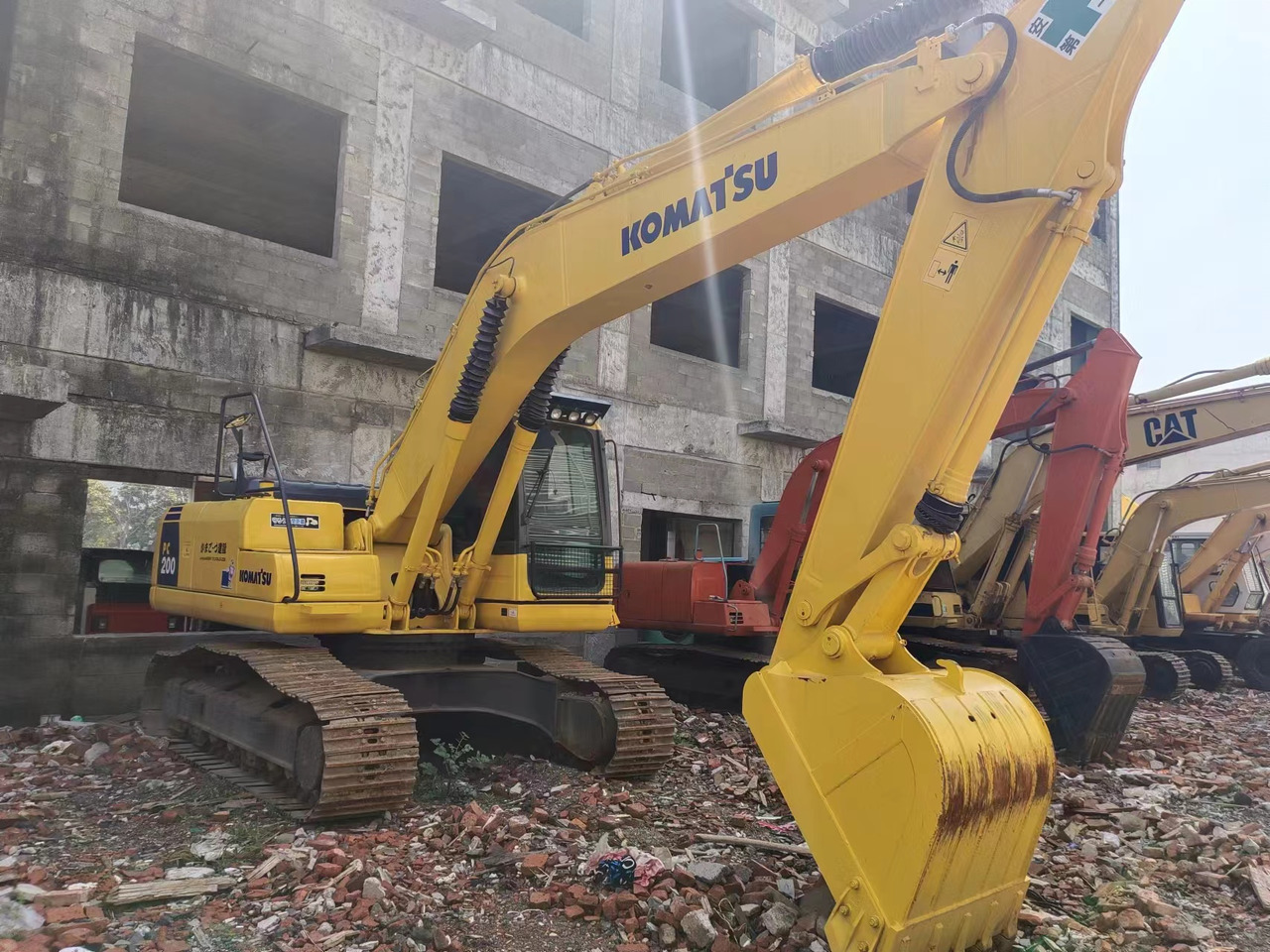 KOMATSU PC200-8 - Pásové rýpadlo: obrázek 5 KOMATSU PC200-8 - Pásové rýpadlo: obrázek 5