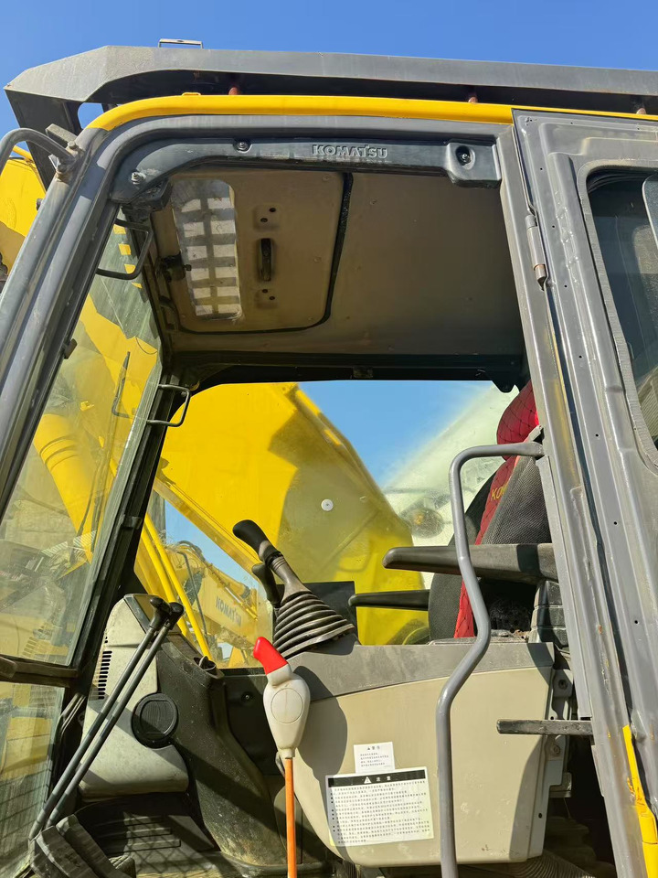KOMATSU PC200-8 - Pásové rýpadlo: obrázek 4 KOMATSU PC200-8 - Pásové rýpadlo: obrázek 4