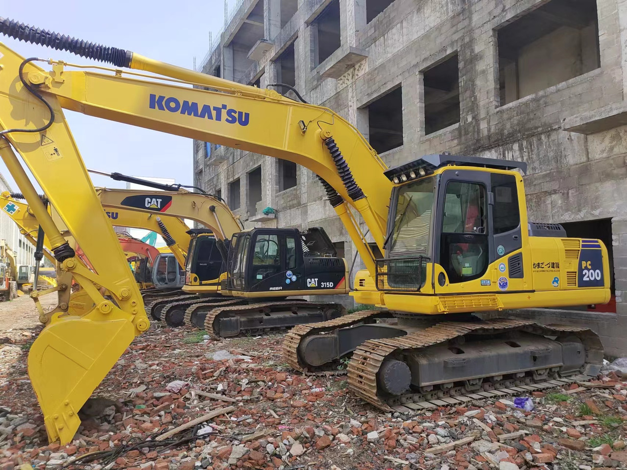 KOMATSU PC200-8 PC200-7 PC220-7 - Pásové rýpadlo: obrázek 1 KOMATSU PC200-8 PC200-7 PC220-7 - Pásové rýpadlo: obrázek 1