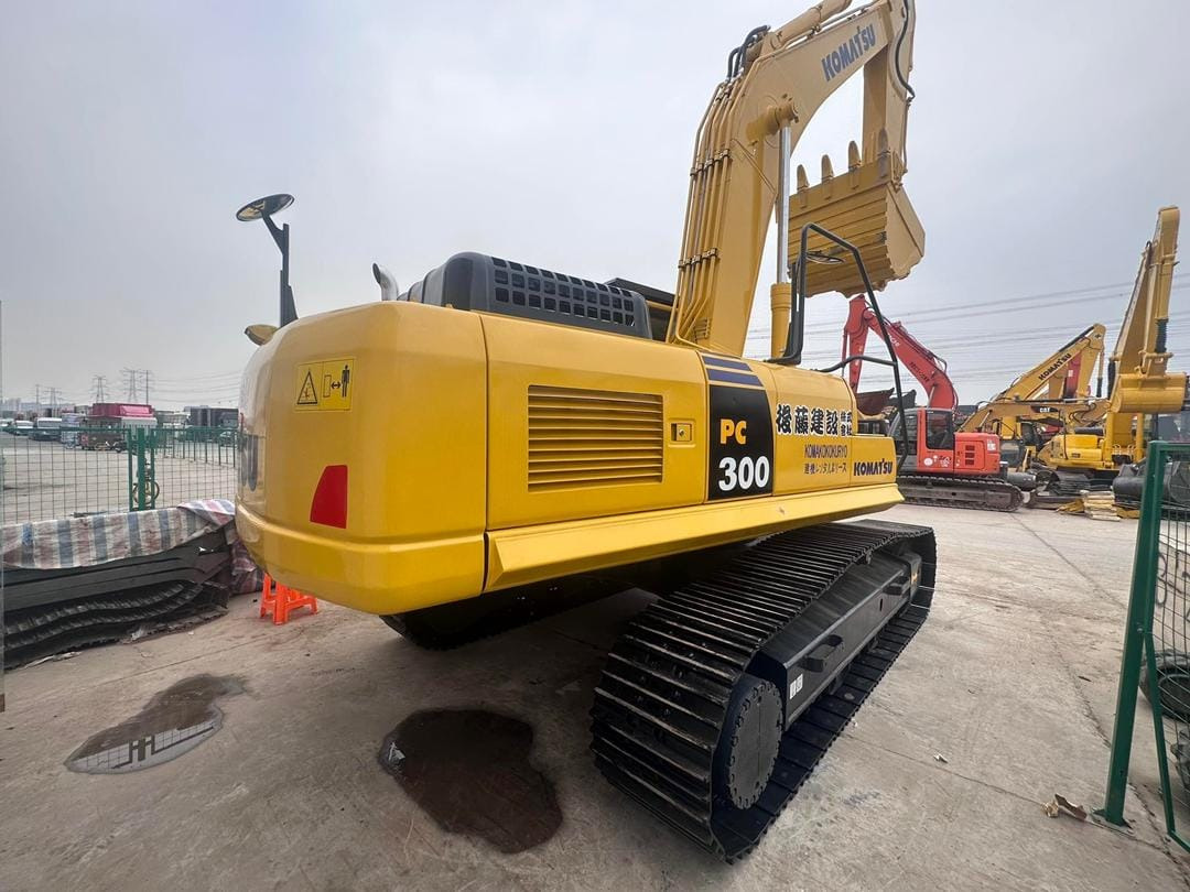 KOMATSU PC300-8 - Pásové rýpadlo: obrázek 3 KOMATSU PC300-8 - Pásové rýpadlo: obrázek 3