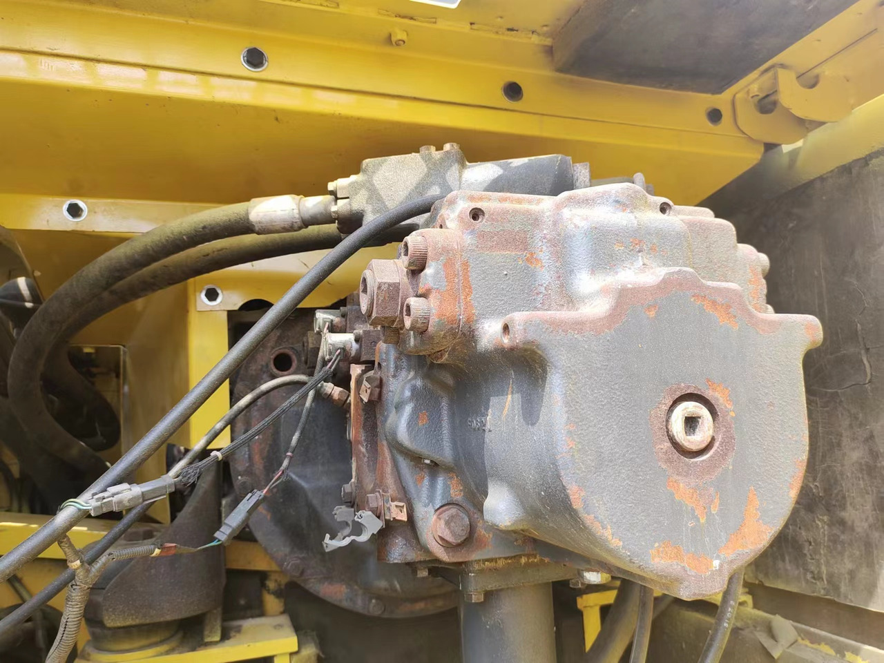 KOMATSU PC400-8R - Pásové rýpadlo: obrázek 5 KOMATSU PC400-8R - Pásové rýpadlo: obrázek 5