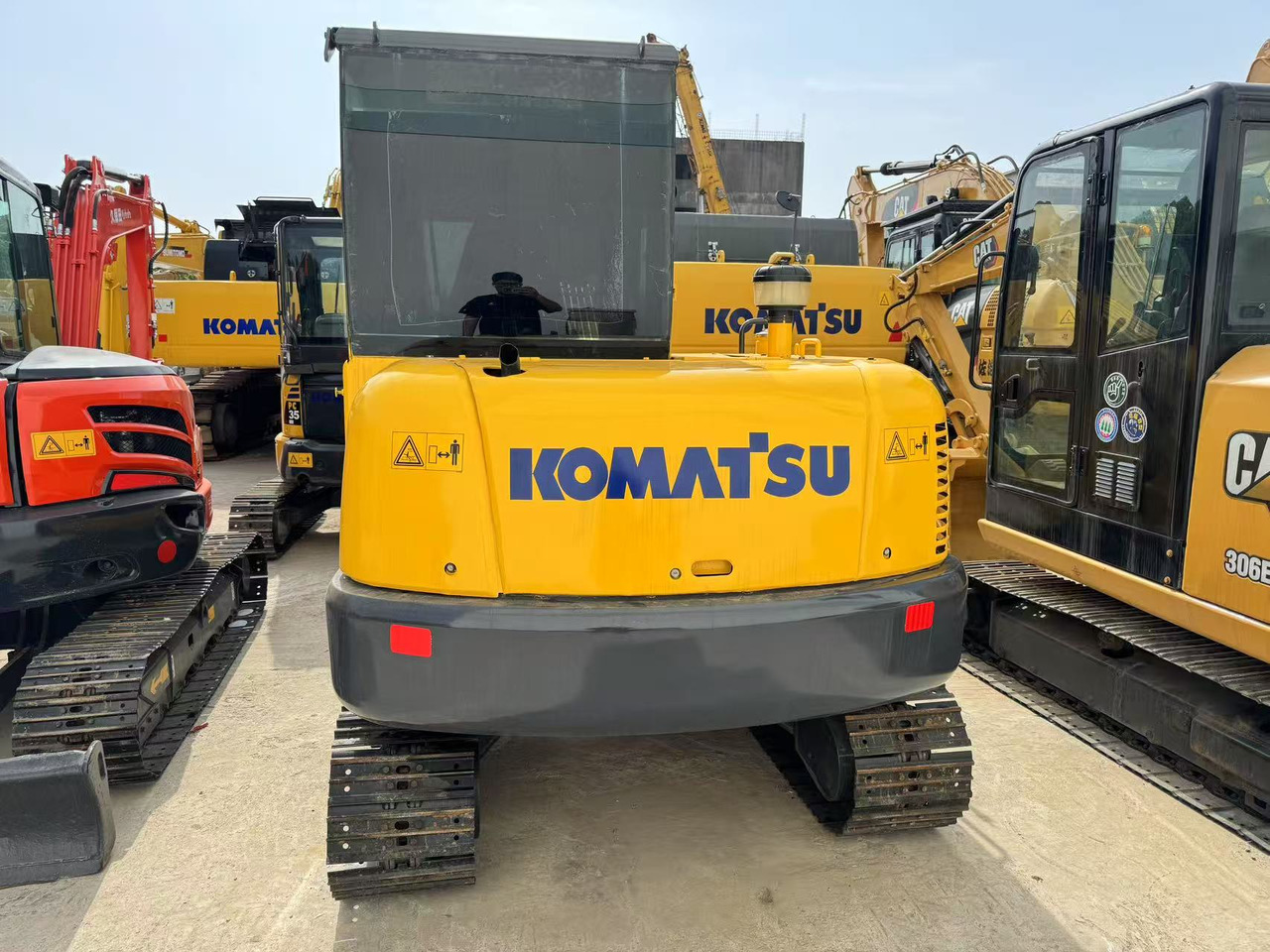 KOMATSU PC56-7 - Mini rýpadlo: obrázek 5 KOMATSU PC56-7 - Mini rýpadlo: obrázek 5
