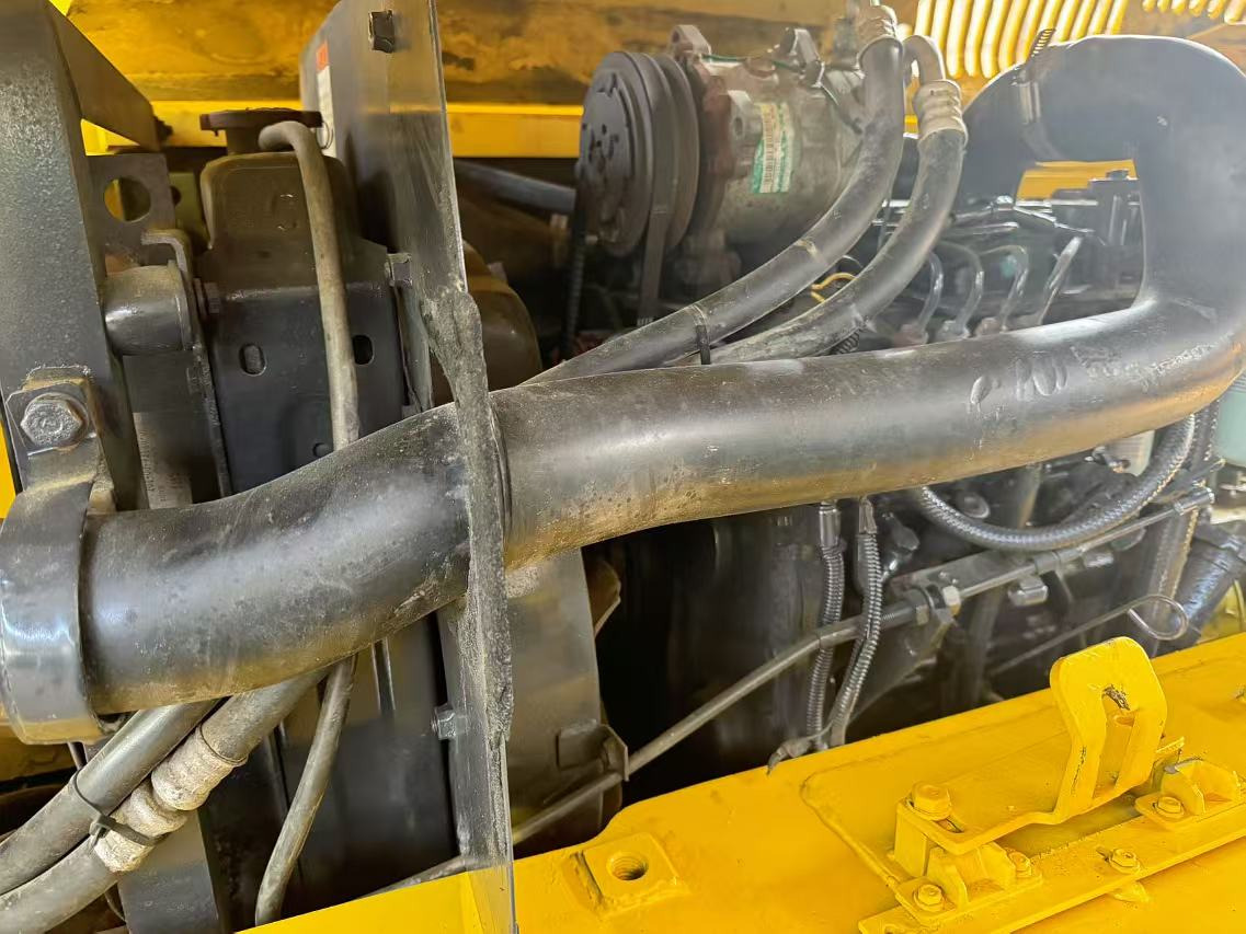 KOMATSU PC60-7 - Mini rýpadlo: obrázek 4 KOMATSU PC60-7 - Mini rýpadlo: obrázek 4