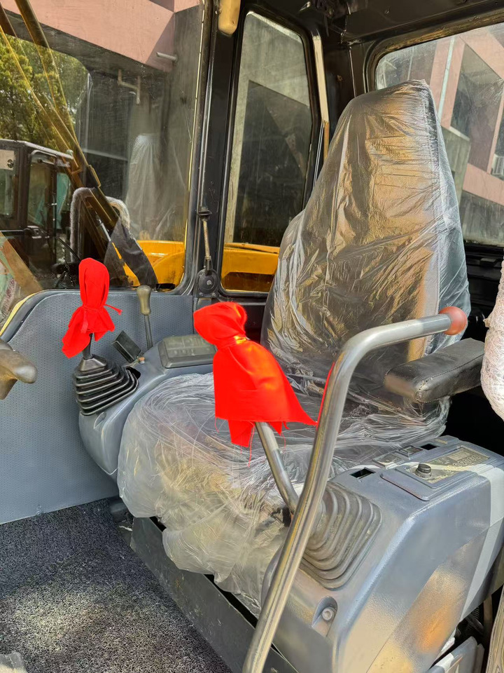 KOMATSU PC60-7 - Mini rýpadlo: obrázek 4 KOMATSU PC60-7 - Mini rýpadlo: obrázek 4