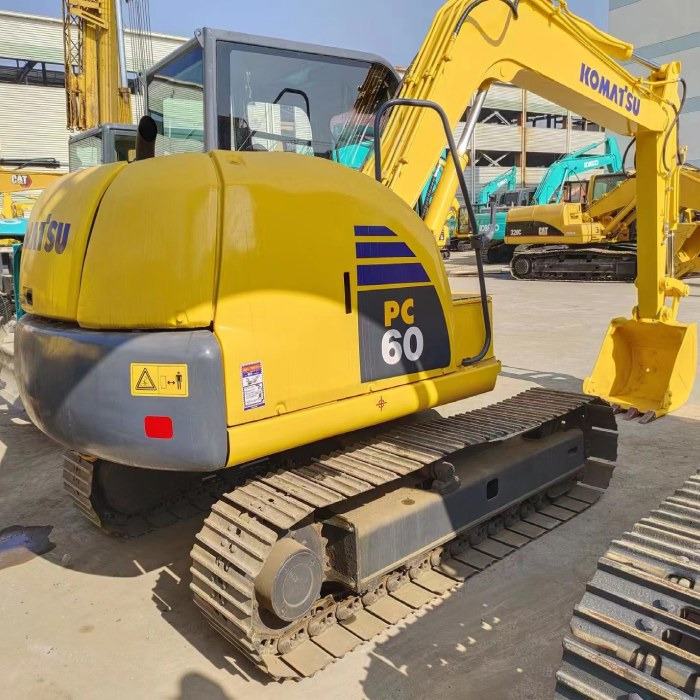 KOMATSU PC60-8 - Mini rýpadlo: obrázek 4 KOMATSU PC60-8 - Mini rýpadlo: obrázek 4