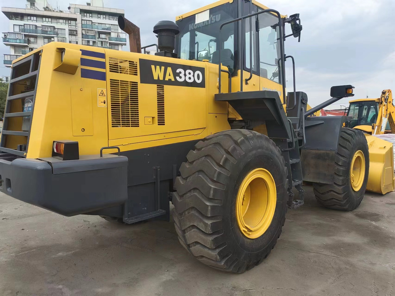 KOMATSU WA380-6 - Kolový nakladač: obrázek 1 KOMATSU WA380-6 - Kolový nakladač: obrázek 1