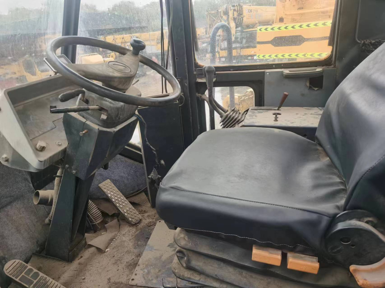 KOMATSU WA470 - Kolový nakladač: obrázek 4 KOMATSU WA470 - Kolový nakladač: obrázek 4