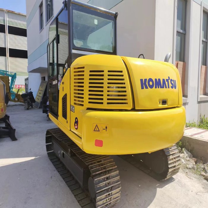 KOMATSU pc70-8 - Pásové rýpadlo: obrázek 4 KOMATSU pc70-8 - Pásové rýpadlo: obrázek 4