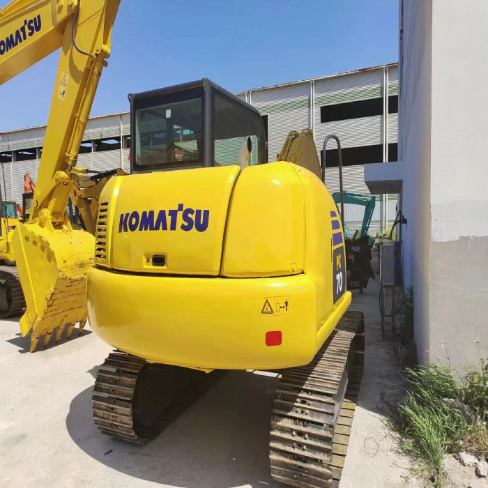 KOMATSU pc70-8 - Pásové rýpadlo: obrázek 2 KOMATSU pc70-8 - Pásové rýpadlo: obrázek 2
