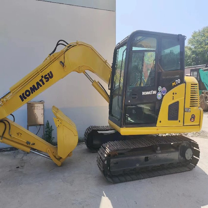 KOMATSU pc70-8 - Pásové rýpadlo: obrázek 1 KOMATSU pc70-8 - Pásové rýpadlo: obrázek 1