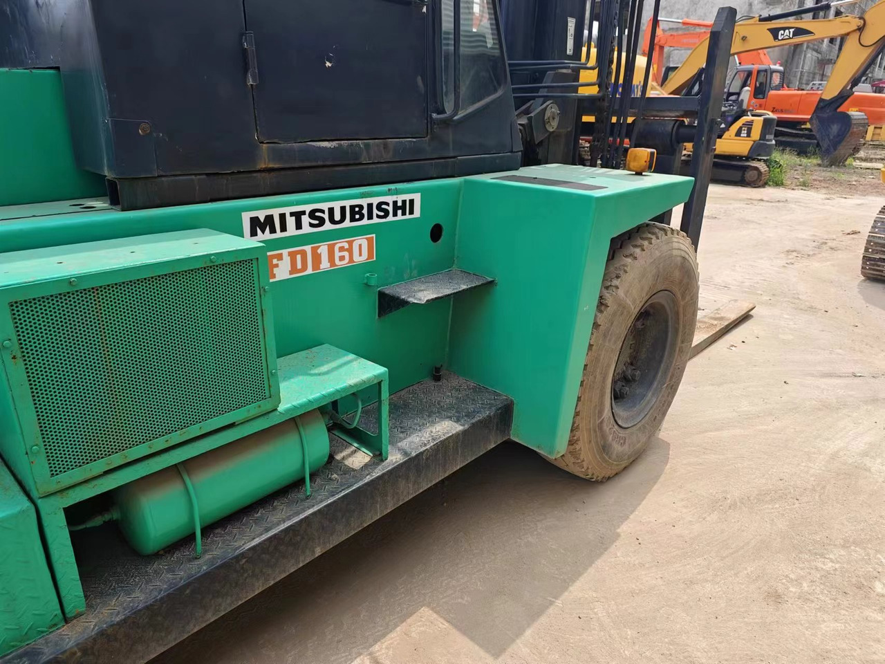MITSUBISHI FD160 - Dieselový vysokozdvižný vozík: obrázek 4 MITSUBISHI FD160 - Dieselový vysokozdvižný vozík: obrázek 4