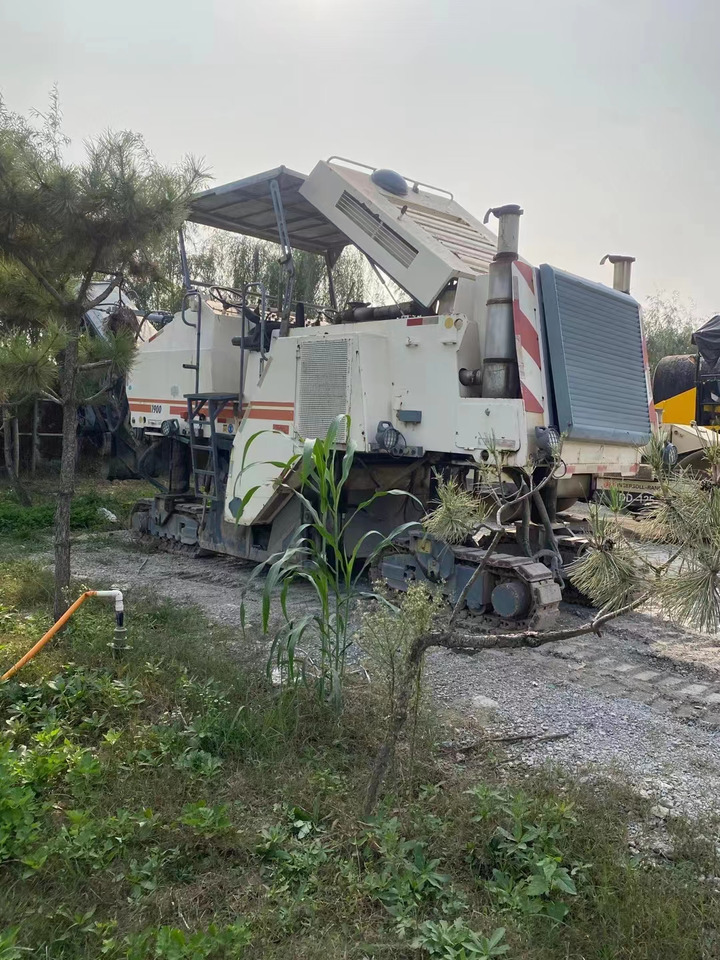 WIRTGEN 1900 - Silniční fréza: obrázek 4 WIRTGEN 1900 - Silniční fréza: obrázek 4