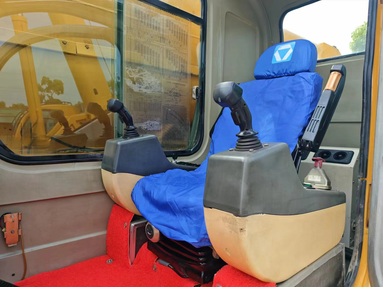XCMG QY100K QY100 QY50 QY70 - Autojeřáb: obrázek 4 XCMG QY100K QY100 QY50 QY70 - Autojeřáb: obrázek 4
