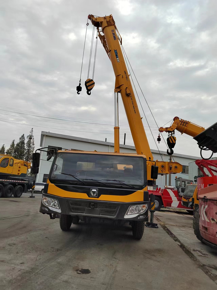 XCMG QY70K good condition QY25K QY50K QY100K QY130K China brand mobile crane - Autojeřáb: obrázek 2 XCMG QY70K good condition QY25K QY50K QY100K QY130K China brand mobile crane - Autojeřáb: obrázek 2