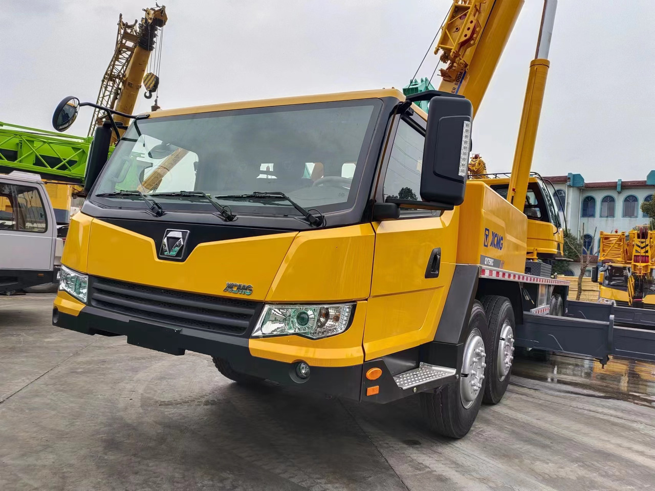 XCMG QY75KC QY75K truck crane 75tons - Autojeřáb: obrázek 2 XCMG QY75KC QY75K truck crane 75tons - Autojeřáb: obrázek 2