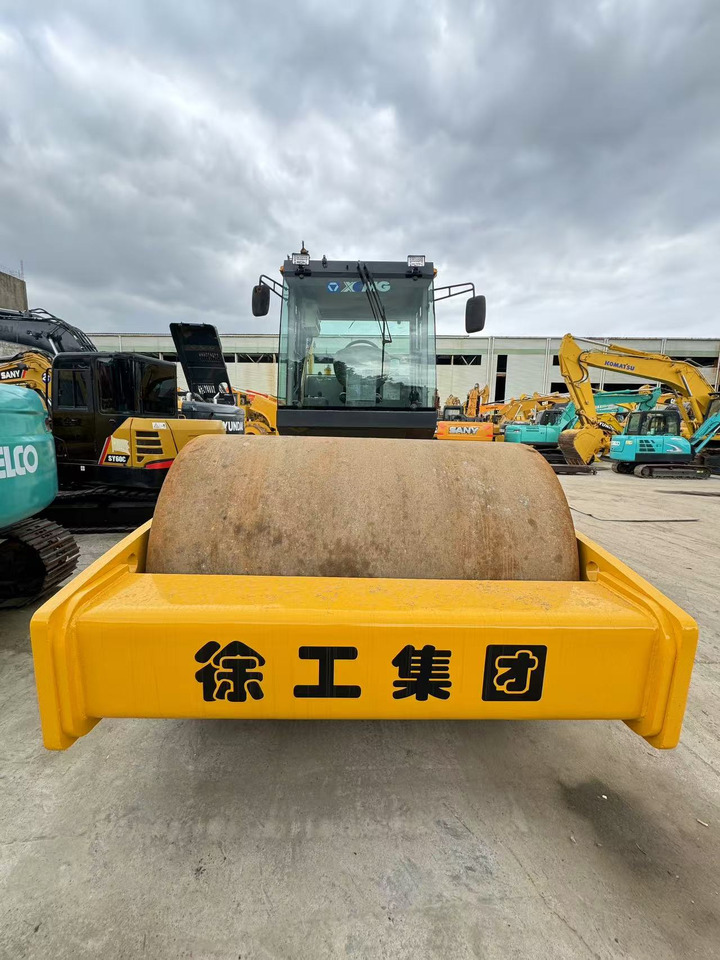 XCMG XS222J - Kompaktor: obrázek 4 XCMG XS222J - Kompaktor: obrázek 4