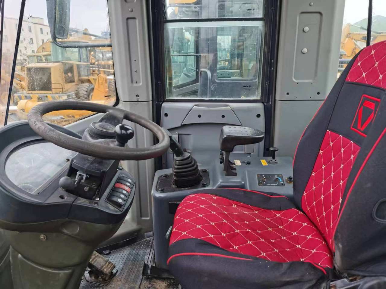 XCMG ZL50GN 95%new good condition 5Ton loader - Kolový nakladač: obrázek 4 XCMG ZL50GN 95%new good condition 5Ton loader - Kolový nakladač: obrázek 4