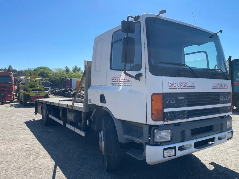 DAF 75.300 FLATBED TRUCK - Nákladní automobil valníkový/ Plošinový: obrázek 1 DAF 75.300 FLATBED TRUCK - Nákladní automobil valníkový/ Plošinový: obrázek 1