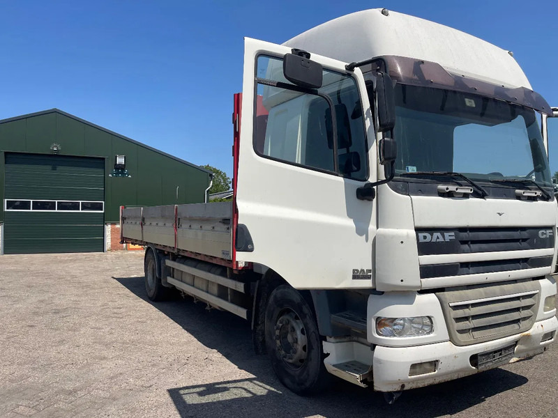 DAF CF 85 FLATBED TRUCK - Nákladní automobil valníkový/ Plošinový: obrázek 1 DAF CF 85 FLATBED TRUCK - Nákladní automobil valníkový/ Plošinový: obrázek 1