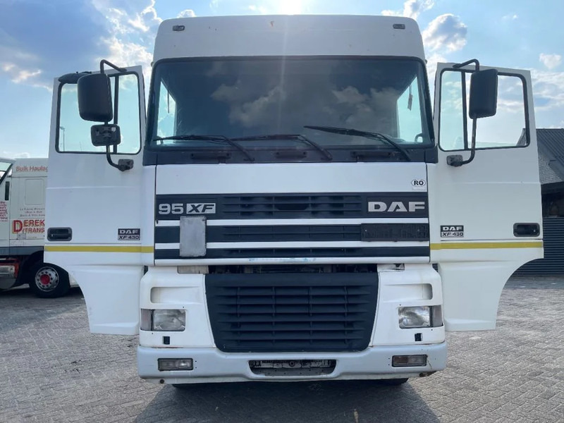 DAF XF 95.430 Tractor unit - Tahač: obrázek 2 DAF XF 95.430 Tractor unit - Tahač: obrázek 2