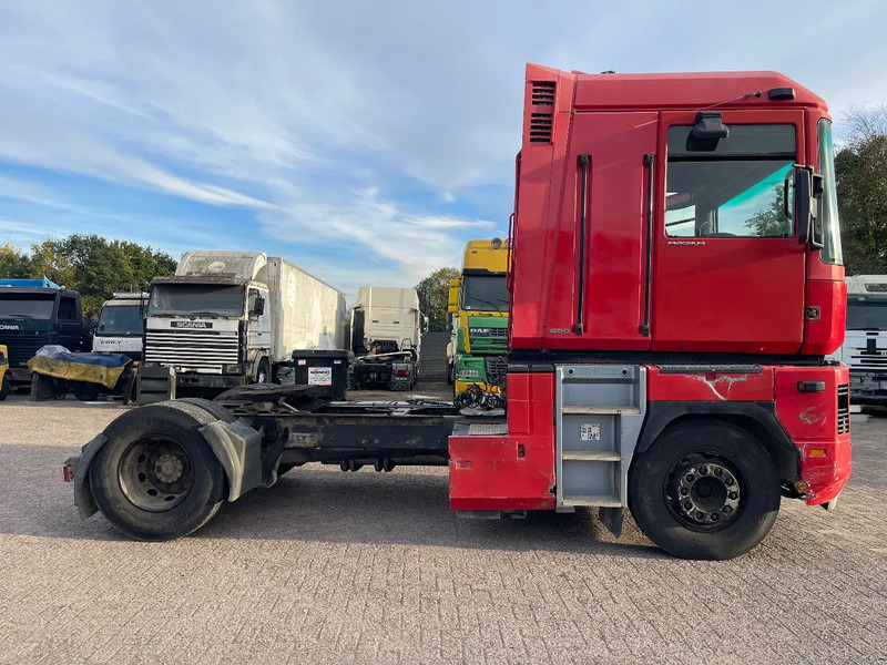 Renault Magnum 480 MACK Tractor unit - Tahač: obrázek 4 Renault Magnum 480 MACK Tractor unit - Tahač: obrázek 4