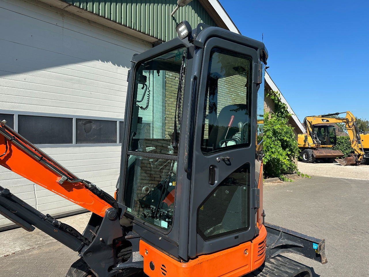 Hitachi ZX26U-6CR - Mini rýpadlo: obrázek 4 Hitachi ZX26U-6CR - Mini rýpadlo: obrázek 4