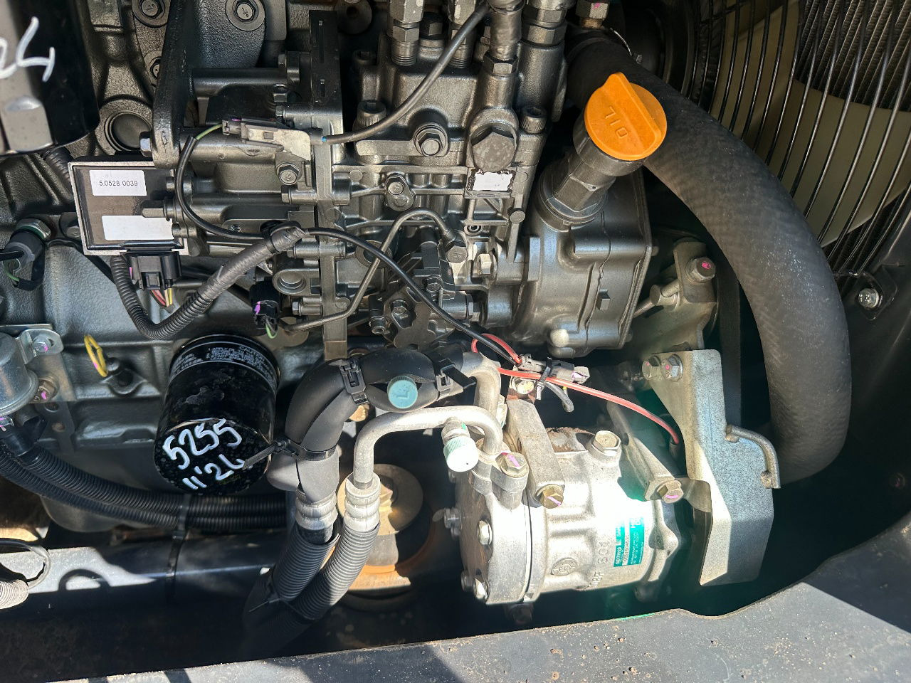 Mini rýpadlo Hitachi ZX65USB-5A CLR: obrázek 23 Mini rýpadlo Hitachi ZX65USB-5A CLR: obrázek 23