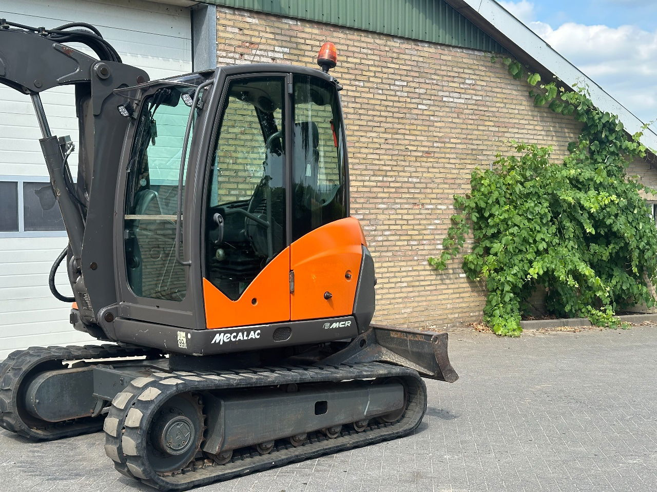 Mecalac 6MCR - Mini rýpadlo: obrázek 4 Mecalac 6MCR - Mini rýpadlo: obrázek 4