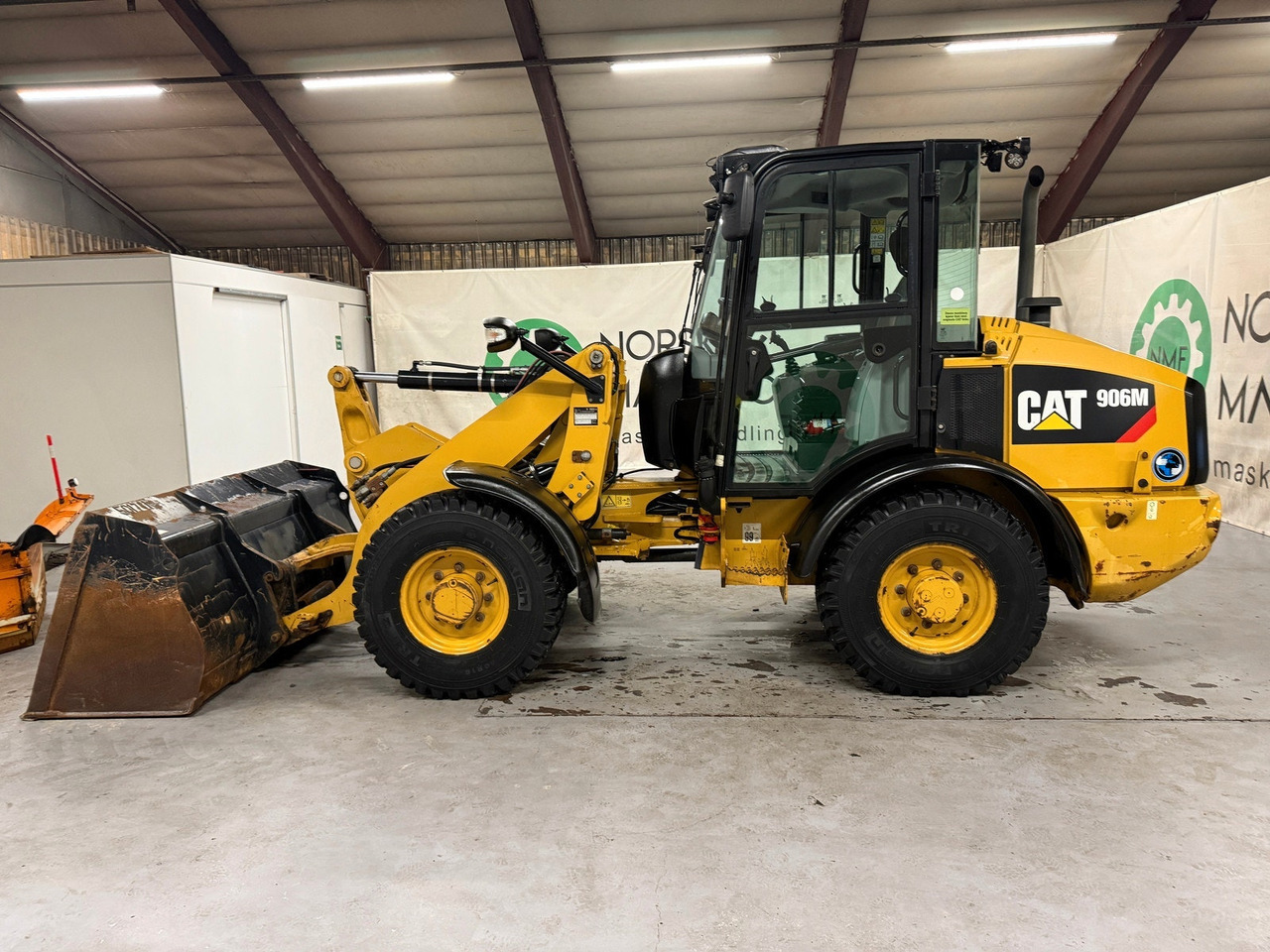 Cat 906M High Flow, 40 km/t med skuff og plog # TIL LEIE# - Kolový nakladač: obrázek 2 Cat 906M High Flow, 40 km/t med skuff og plog # TIL LEIE# - Kolový nakladač: obrázek 2