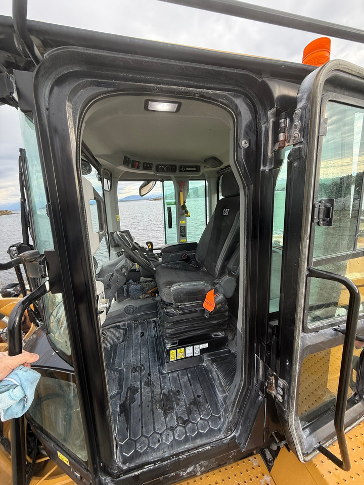 Kolový nakladač Cat 930M: obrázek 9 Kolový nakladač Cat 930M: obrázek 9