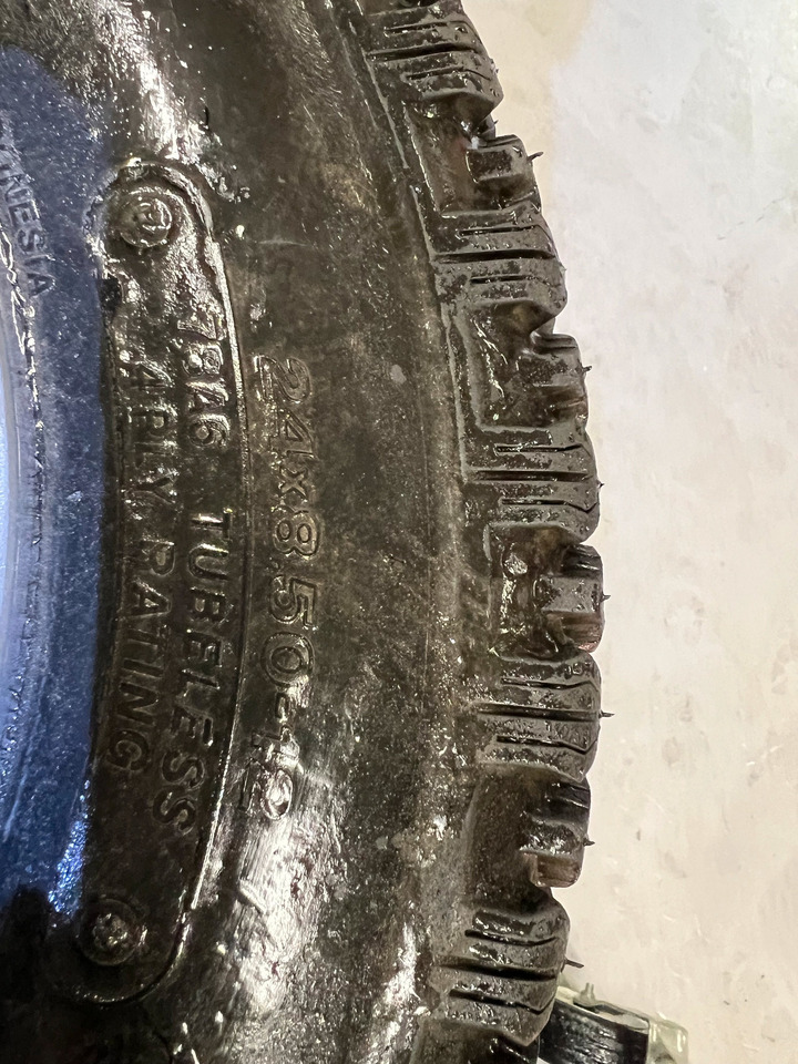 Dekk passer Massey Ferguson 1525 - Kompletní kolo pro Zemědělská technika: obrázek 3 Dekk passer Massey Ferguson 1525 - Kompletní kolo pro Zemědělská technika: obrázek 3