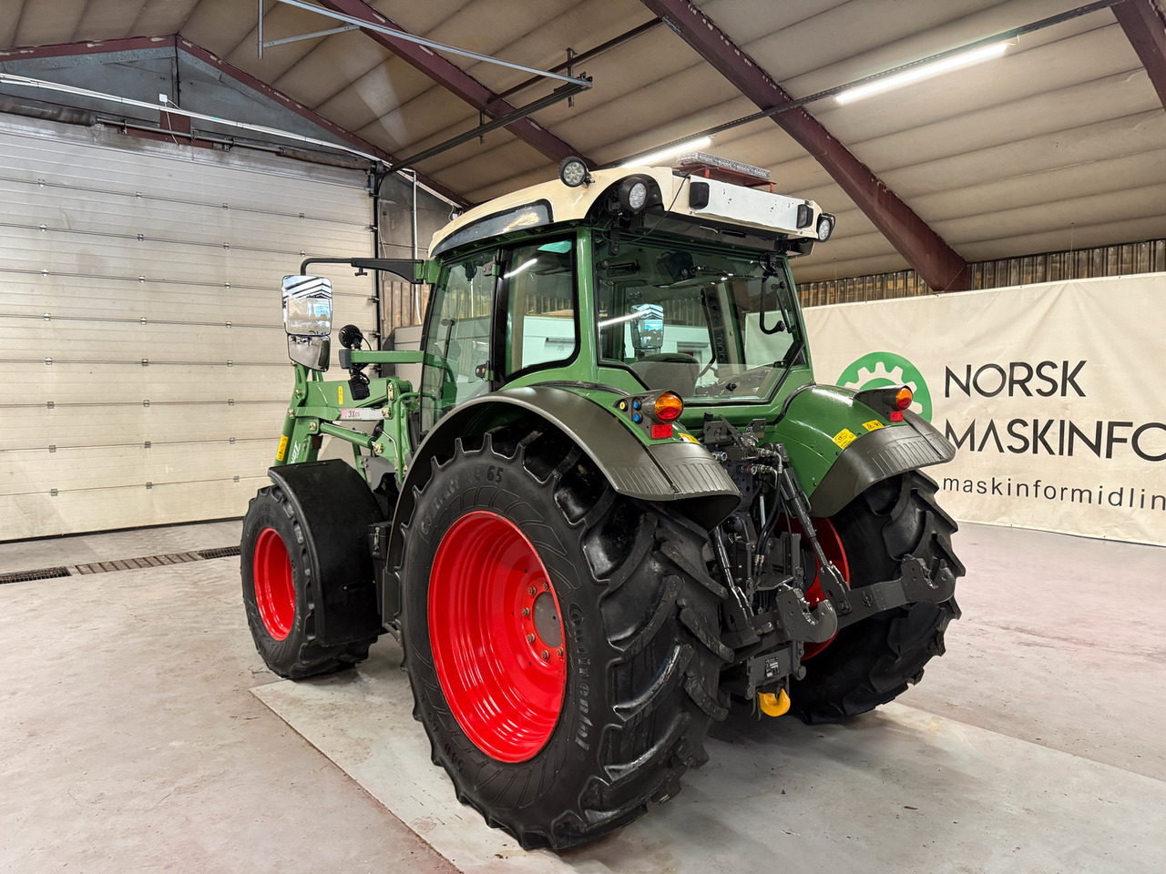 Fendt 211 Vario TMS - Traktor: obrázek 3 Fendt 211 Vario TMS - Traktor: obrázek 3