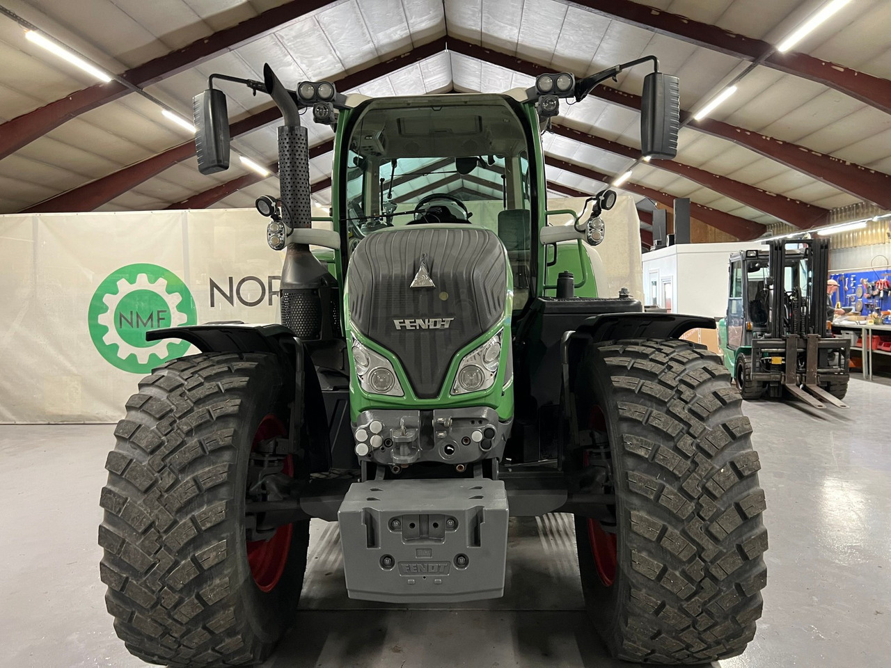 Fendt 724 Vario - Traktor: obrázek 4 Fendt 724 Vario - Traktor: obrázek 4