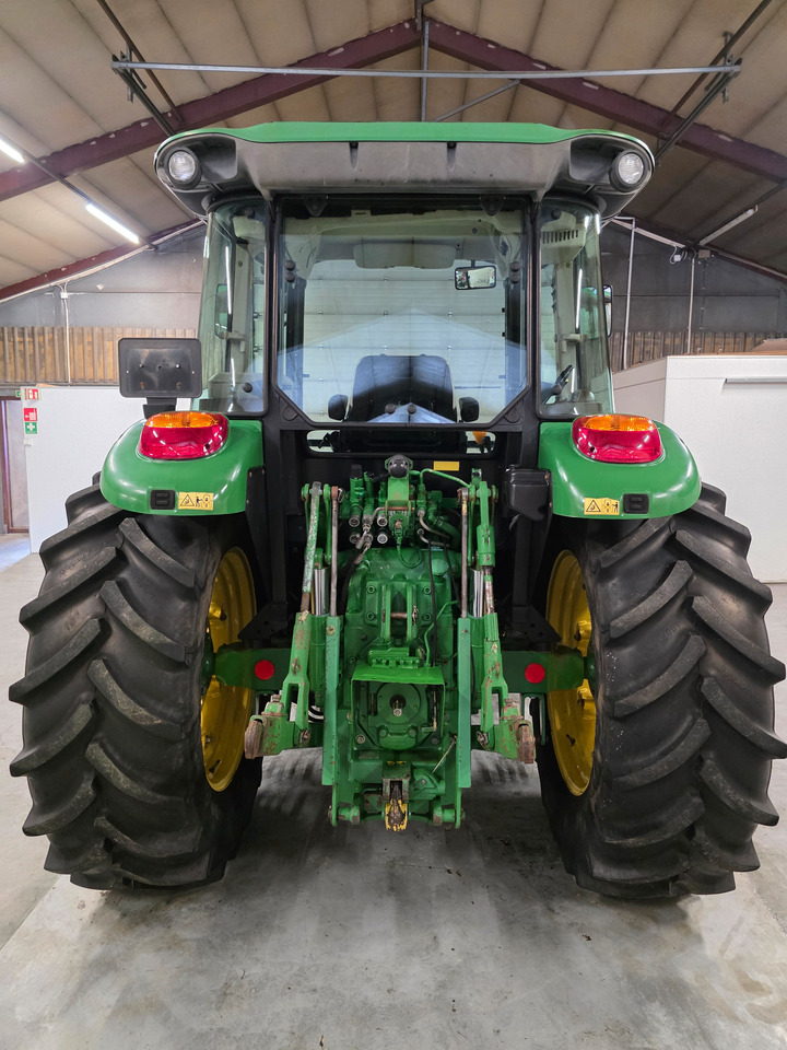 John Deere 5720 - Traktor: obrázek 3 John Deere 5720 - Traktor: obrázek 3