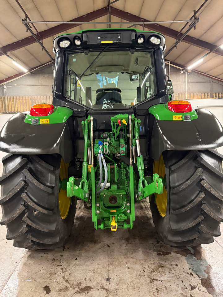 John Deere 6100M - Traktor: obrázek 4 John Deere 6100M - Traktor: obrázek 4