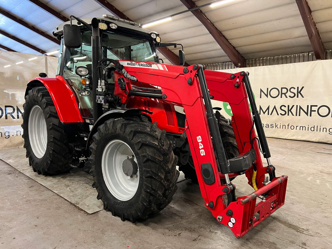 Massey Ferguson 5613 Dyna 6 - Traktor: obrázek 4 Massey Ferguson 5613 Dyna 6 - Traktor: obrázek 4