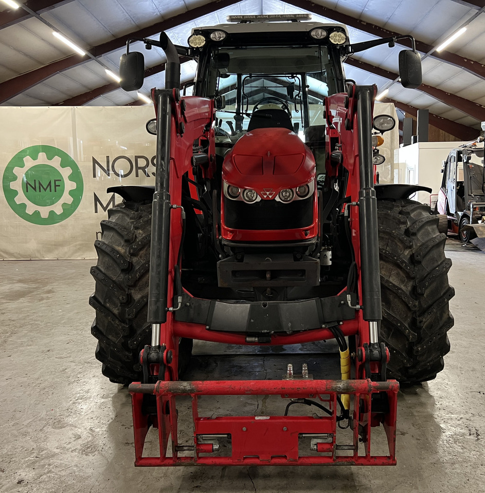 Massey Ferguson 5613 Dyna 6 - Traktor: obrázek 3 Massey Ferguson 5613 Dyna 6 - Traktor: obrázek 3